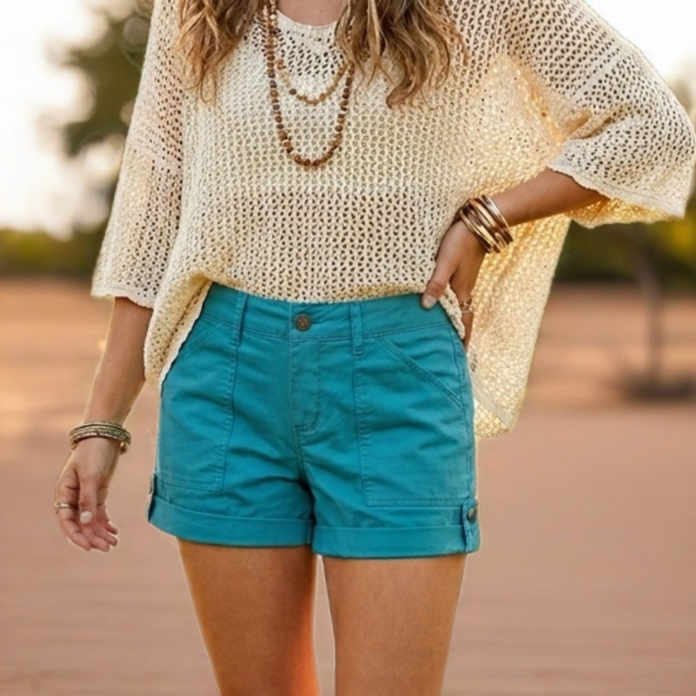NWT Cosmic Blue Love Ocean Blue Rolled Hem Shorts Women’s Size 27/4 Mid Rise